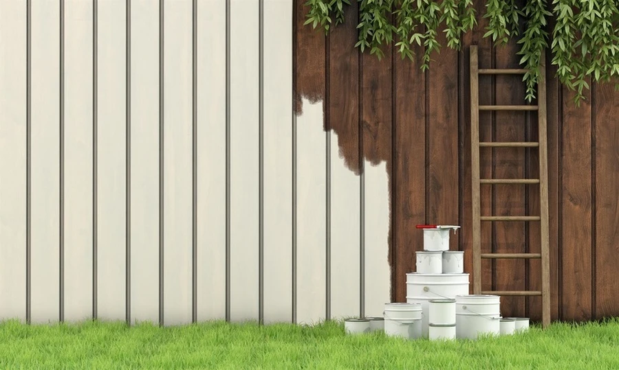 What To Expect During A Professional Fence Painting Service in Worcester, MA