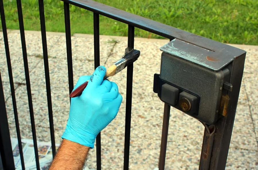 What To Know Before Starting A Fence Painting Project Worcester, MA